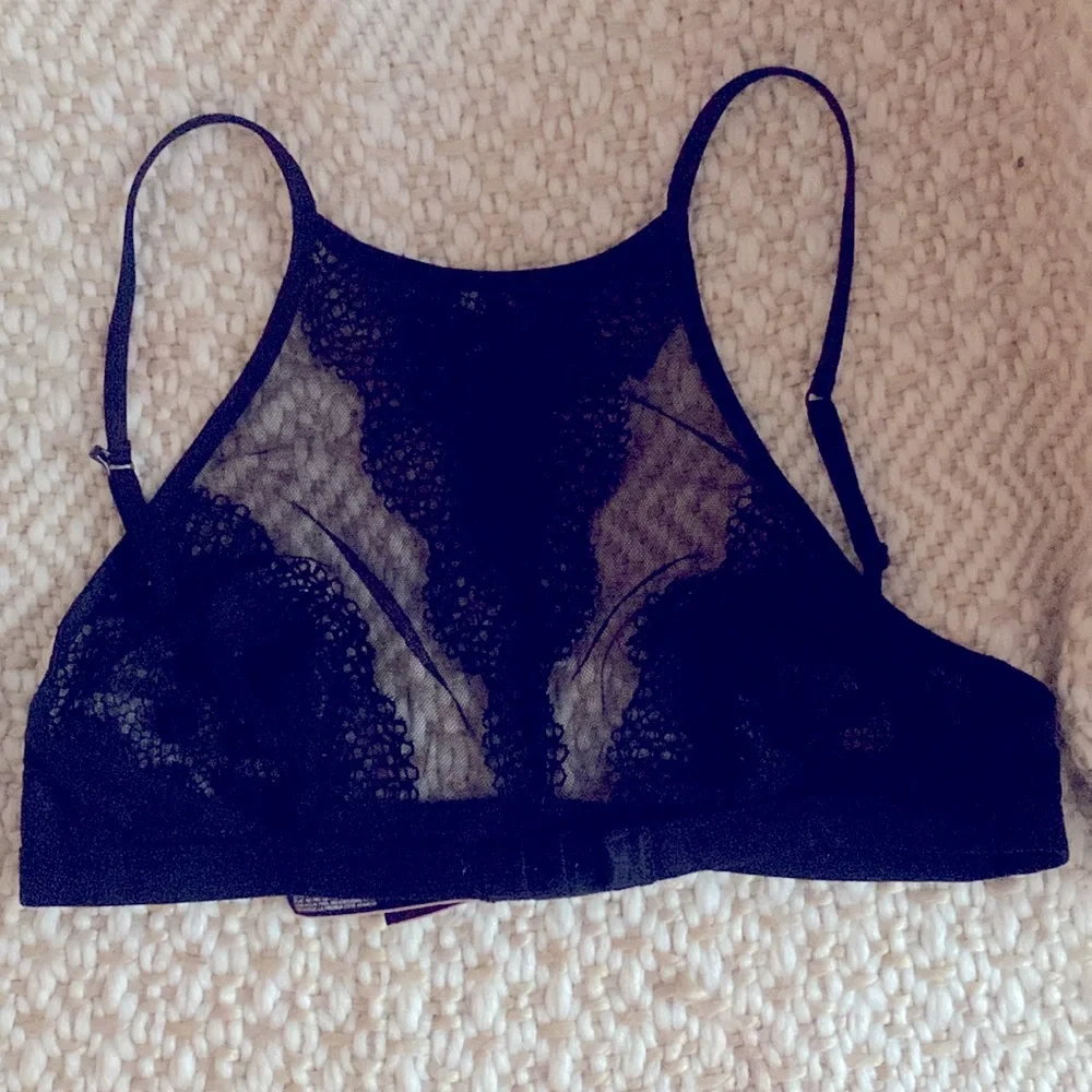 Victorias Secret Lace Bralette - Picture 3 of 4